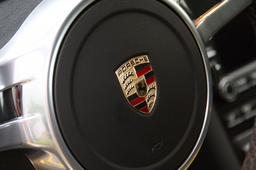  Porsche 911 GTS 2011 года  (фото 29 из 44)